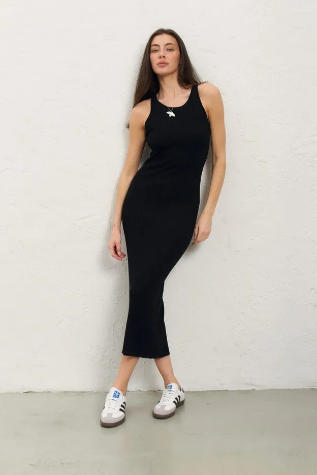 Black Sleevless Ribbed Knit Midi Dress