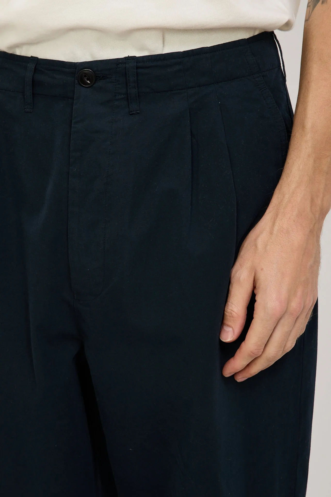 GOOD BASICS | Relaxed Fit Pleated Front Pants Dark Navy