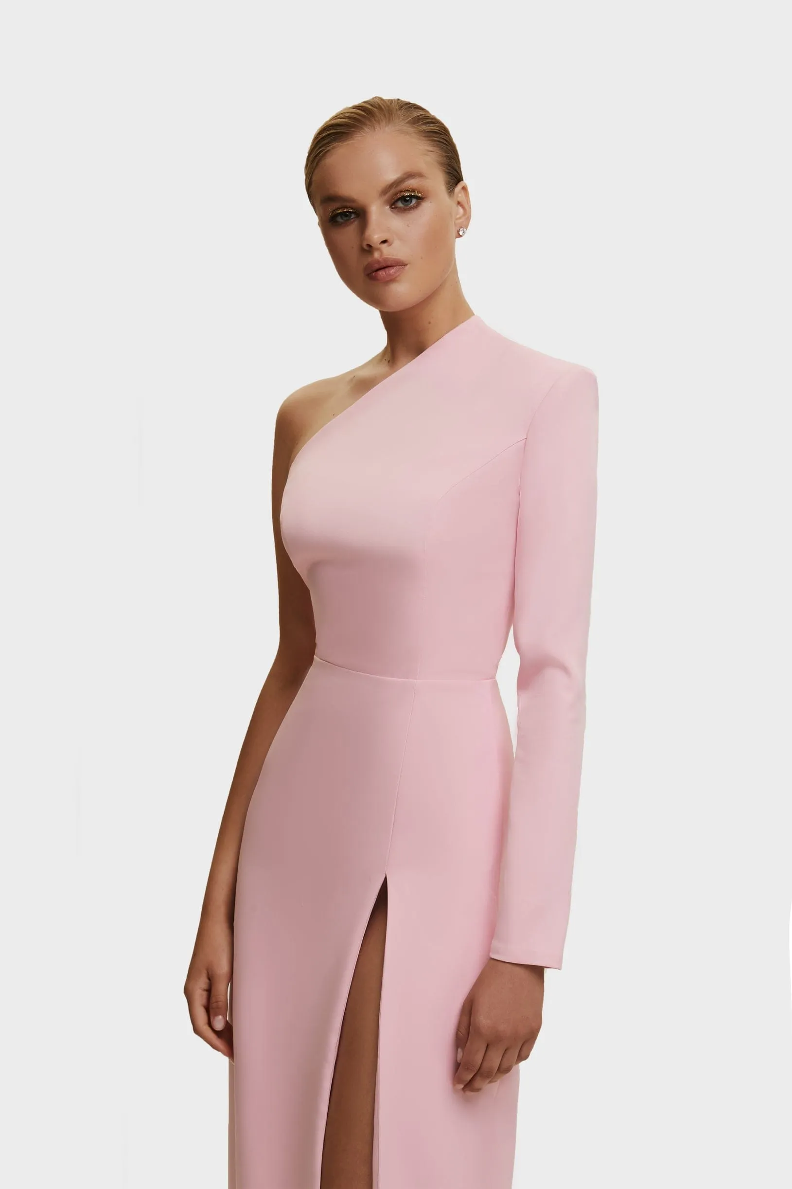 Pink Long-sleeved dress with sharp shoulder cut